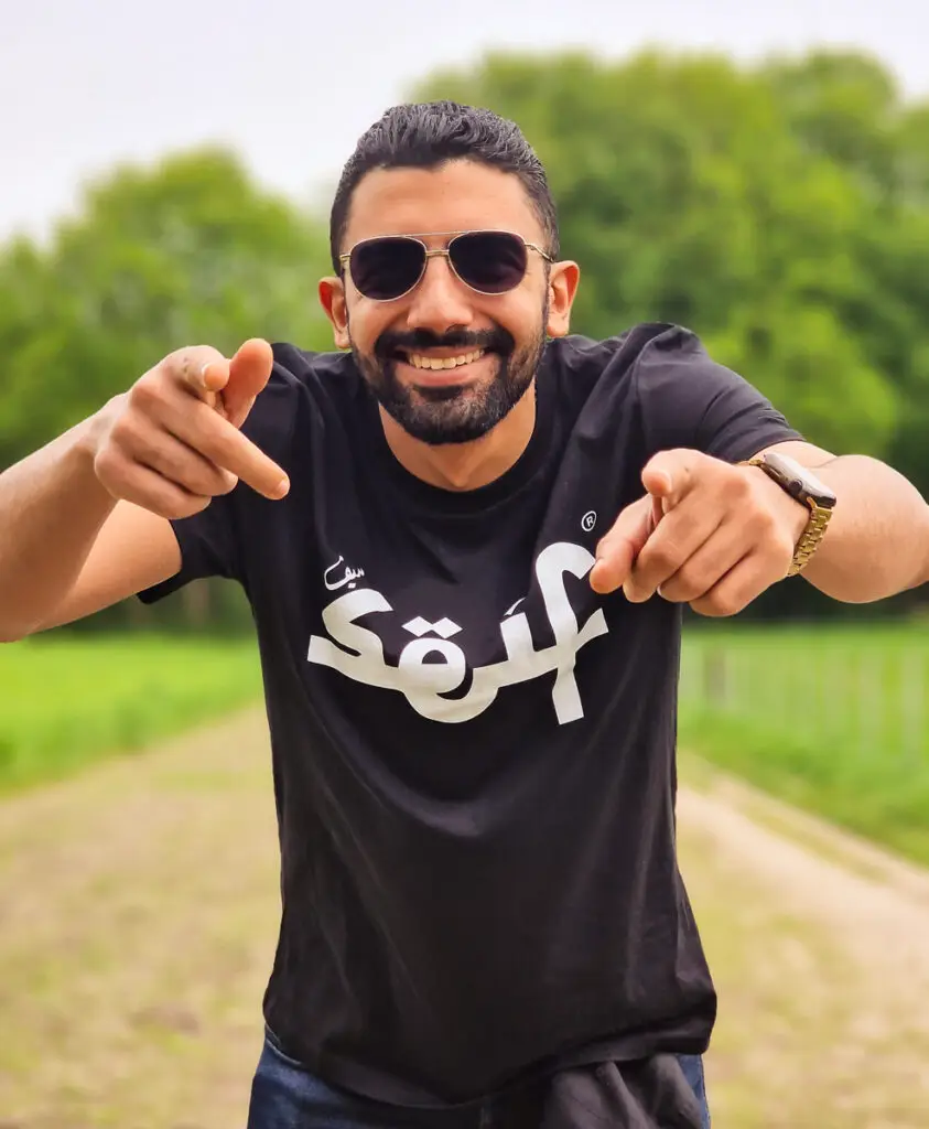 Home Smiling Seif